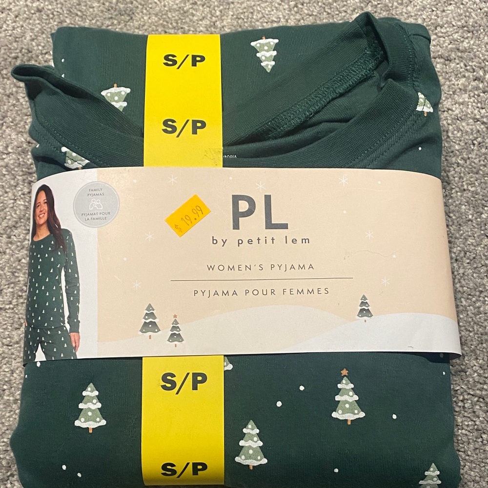 Petit Lem Forest Green Holiday Pajama Set new in package for women 100% cotton